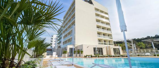 hotelnautiluspesaro en early-booking-offer-in-hotel-in-pesaro-with-pool-and-beach-included 021