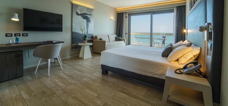 hotelnautiluspesaro en last-minute-offer-for-september-beachfront-hotel-pesaro 012